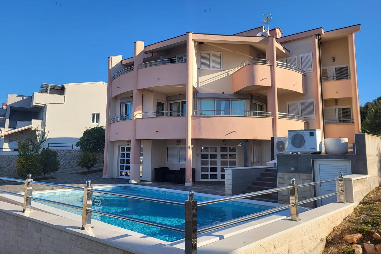 Ferienwohnungen mit Pool für Familien Solaris, Sibenik - 27992
