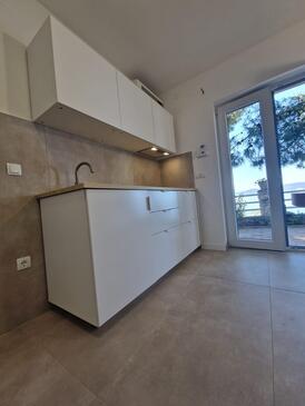 Apartmani uz more Pisak, Omiš - 2802