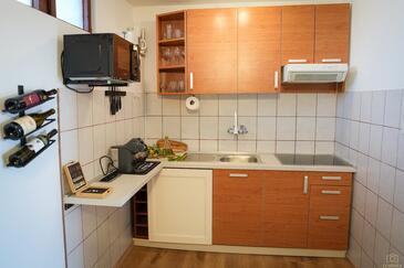 Ferienwohnungen mit Parkplatz Mali Losinj, Losinj - 28036
