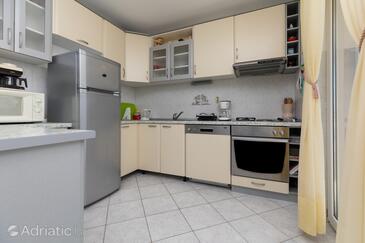 Apartmaji s parkingom Mimice, Omiš - 2805
