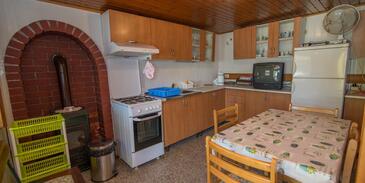 Апартаменти біля моря Пунат кріжа - Punta križa, Црес - Cres - 28056