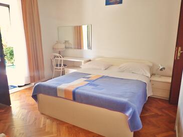 Apartments with parking space Seline, Paklenica - 28075