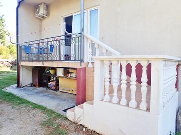 Apartments with parking space Seline, Paklenica - 28075