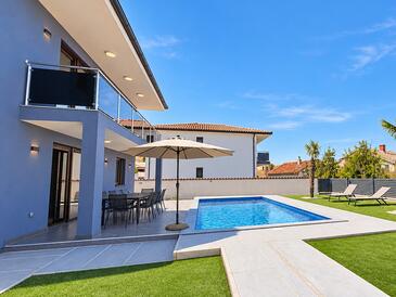 Feriehus med swimmingpool Zupanje, Krk - 28079