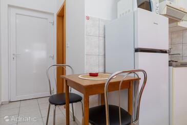 Apartmanok a tenger mellett Sumpetar, Omis - 2808