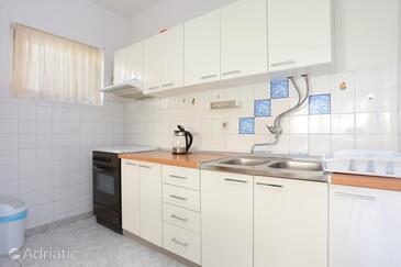 Ferienwohnungen am Meer Orij, Omis - 2809