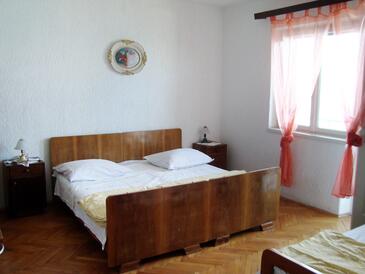 Apartmani uz more Mali Rat, Omiš - 2811