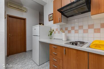 Apartmaji s parkingom Duće, Omiš - 2812