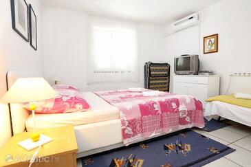 Apartments by the sea Mimice, Omiš - 2813