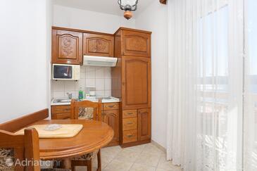 Apartments with parking space Stanići, Omiš - 2818