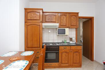 Apartments with parking space Stanići, Omiš - 2818