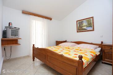 Apartments with parking space Stanići, Omiš - 2818