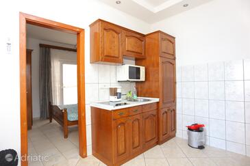 Apartamenty z parkingiem Stanici, Omis - 2818