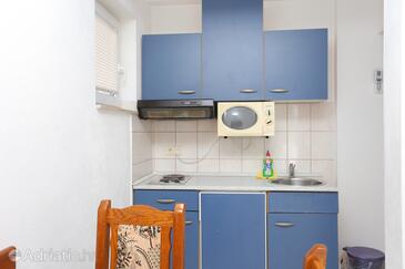 Apartments with parking space Stanići, Omiš - 2818