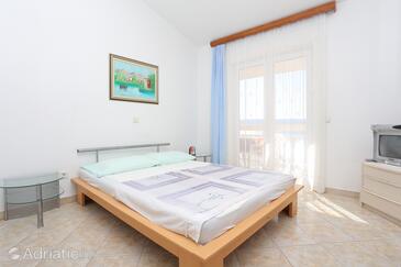 Apartments with parking space Stanići, Omiš - 2818