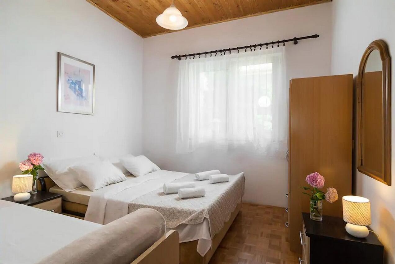 Appartamenti con parcheggio Stanici, Almissa - Omiš - 2819