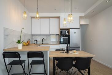 Apartments with parking space Stanići, Omiš - 2819