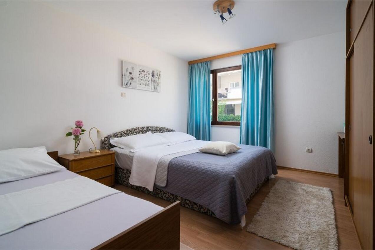 Apartments with parking space Stanići, Omiš - 2819