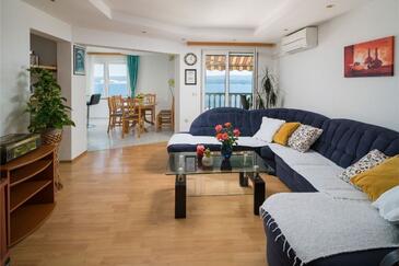 Four-bedroom apartment Stanići, Omiš (A-2819-d(