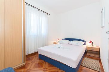 Apartmanok parkolóhellyel Pisak, Omis - 2827