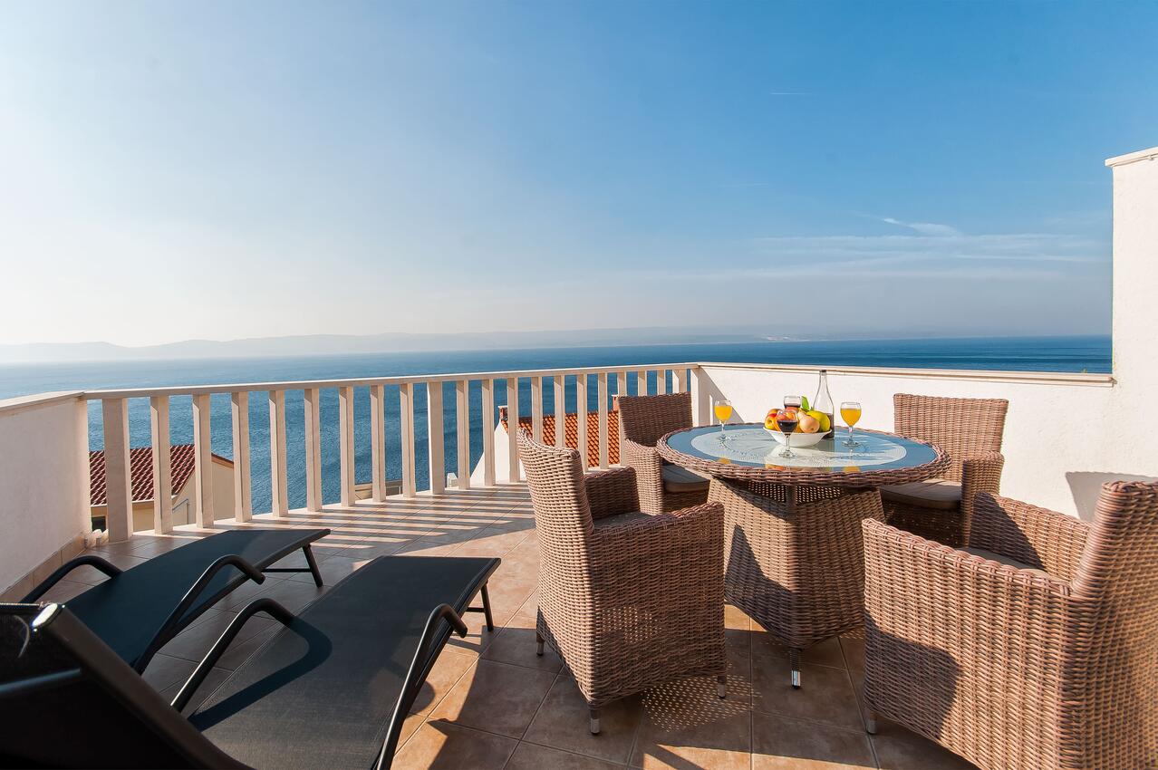 Appartements avec parking Pisak, Omis - 2827