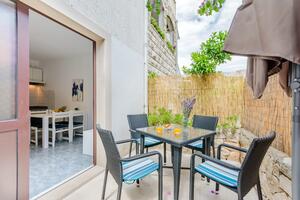 Egyszobás apartman Sutivan Egyszobás apartman Sutivan, Brac (A-2842-f)