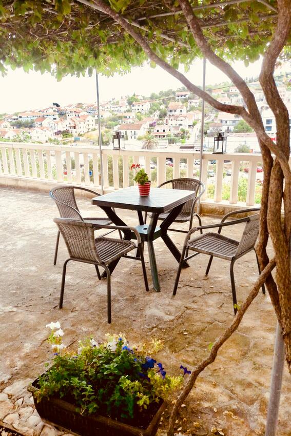A-2846-a - Private accommodation - Apartments with a parking space Sutivan, Brač