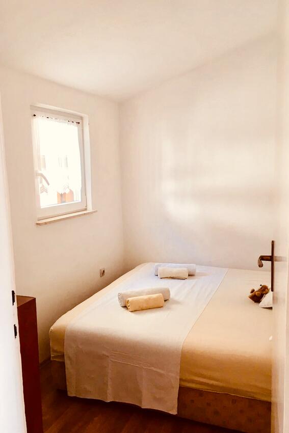 A-2846-b - Private accommodation - Apartments with a parking space Sutivan, Brač