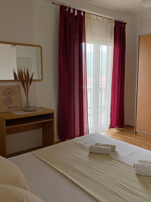 A-2846-b - Private accommodation - Apartments with a parking space Sutivan, Brač