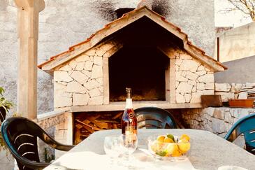 Apartmanok parkolóhellyel Sutivan, Brac - 2846