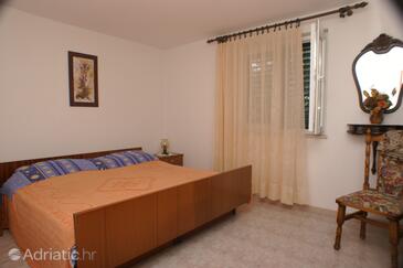 Appartements avec parking Supetar, Brac - 2850