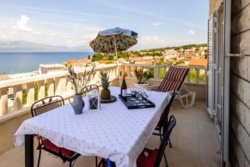 Apartments by the sea Sutivan, Brač - 2851