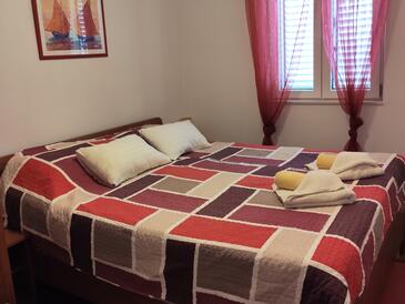 Ferienwohnungen mit Parkplatz Supetar, Brac - 2856