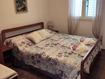 Ferienwohnungen mit Parkplatz Supetar, Brac - 2856