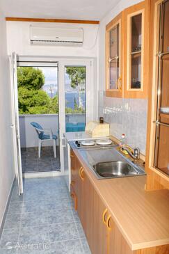 Apartments with parking space Splitska, Brač - 2858