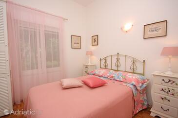 Apartments by the sea Splitska, Brač - 2865