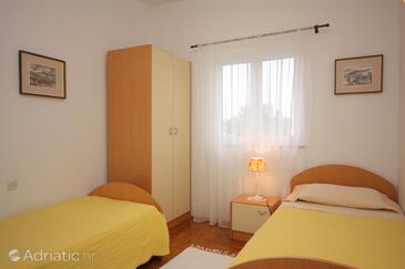 Apartments by the sea Splitska, Brač - 2865