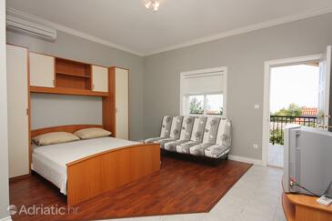 Apartments by the sea Sumartin, Brač - 2871