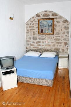 Apartmaji s parkingom Bol, Brač - 2879