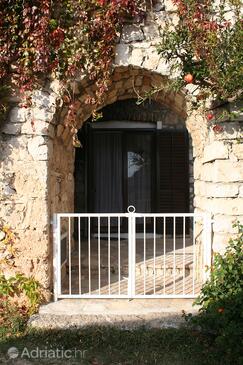 Apartmaji s parkingom Bol, Brač - 2879