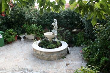 Apartmaji ob morju Bol, Brač - 2881