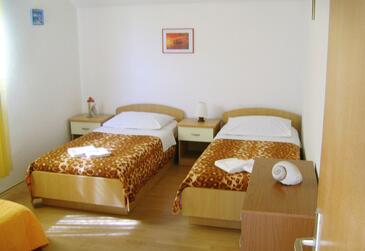 Apartmány s parkoviskom Bol, Brač - 2892