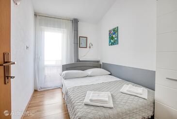 Apartments by the sea Rogoznica - 2895