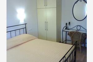 Appartamento di due stanze Bol, Brazza - Brač (A-2900-d(