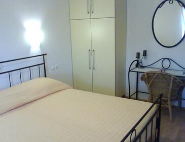 Two bedroom apartment Bol, Brač (A-2900-d(