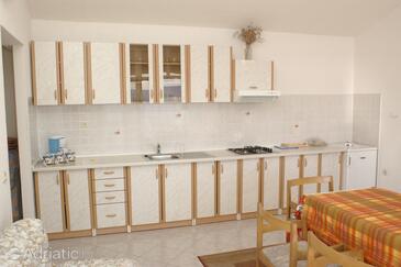 Apartments by the sea Bol, Brač - 2905