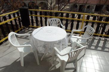 Apartments with terrace Vir, North Dalmatia