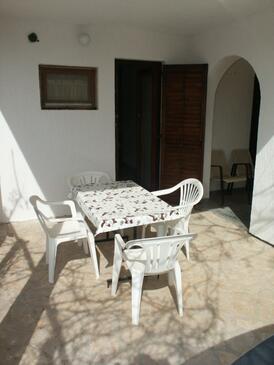 Apartments with terrace Vir, North Dalmatia