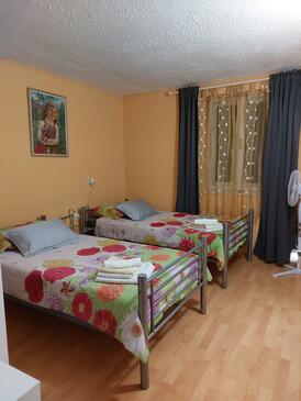Apartmani s parkingom Postira, Brač - 2911