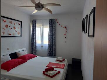 Apartments with parking space Postira, Brač - 2911